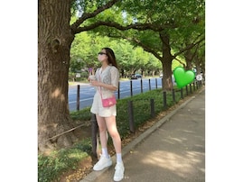 NiziU・リオ、“スタイル良すぎ”なショーパン私服ショットに「おしゃれすぎてやばい」「お顔がちっこい」