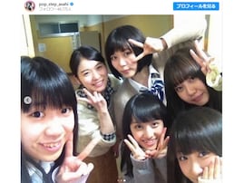 「同級生だったの!?」朝日奈央、松岡茉優や百田夏菜子らと写った“高校生時代の制服ショット”を披露！