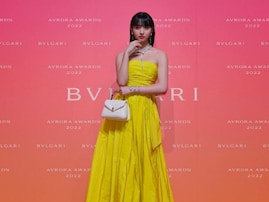 木村拓哉＆工藤静香の次女・Koki,、8頭身スタイル際立つオフショルドレス姿を披露！ 「ブルガリ」CEOとの豪華ショット
