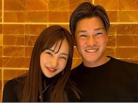 板野友美、イケメン夫との結婚記念日を祝うおしゃれショット公開！ 「これからも夫婦仲良くお幸せに」