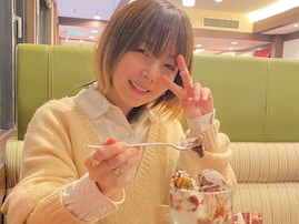 「ほんまに40代ですか？」aiko、ロイホでパフェを食べる姿にファンもん絶！ 「いや、、ガチ可愛い」