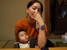 松井裕樹の妻・石橋杏奈 、長男との“顔出し”親子ショットを公開！ 長女が撮影した愛らしい写真に反響