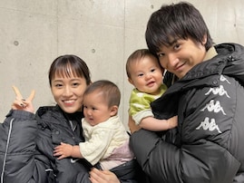 前田敦子、“弟家族”との4ショット公開！ 「本当の親子みたいだね」「あっちゃんがママみたい」