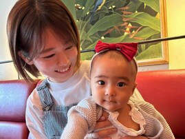 元「ボンビーガール」川口葵、赤ちゃんを抱く姿に反響！ 「えらい若くてカワイイままさん」「優しい笑顔が素敵」