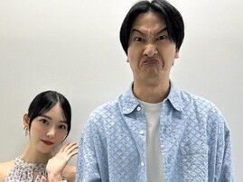 「めっちゃ色白」堀未央奈、肩出しワンピース姿で相席スタート山添とツーショット！ 「山添さんとのサイズ差好き」