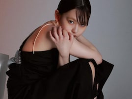 山田杏奈、美背中＆美脚見せのモデルショット！ 「待って最高なんだが」「かっけぇ」