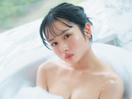 「やっぱでかい」日向坂46・上村ひなの、美乳あらわな入浴中ショット公開でファン歓喜！ 「たまりません」