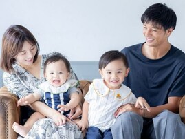 高城亜樹、イケメン夫＆息子2人の家族ショット公開！ 「幸せファミリーすぎる」「ジュンくんー美少年」