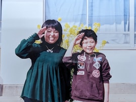 「女の子みたい」松丸亮吾、15年前の写真に反響！ 小学校の担任との再会ショットに「感動すぎる」の声も