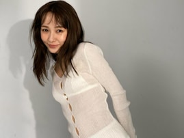 前田希美、生脚あらわ＆透け透け衣装から下着モロ見え！ 「またセクシーな服だこと」「美が過ぎます」