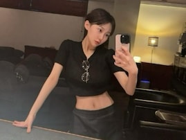 「くびれ凄い」田中美久、美くびれ際立つ指原莉乃とのサウナショットに反響！ 「スタイル良すぎ」