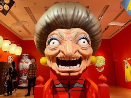 「鈴木敏夫とジブリ展」、横須賀美術館で特大サイズの銭婆に金運を占ってもらったら、大吉引いた！