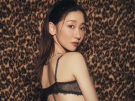 柏木由紀、美尻際立つランジェリー姿！ “未公開カット”に「スタイル抜群」「女性の欲しいを全て持ってる」の声