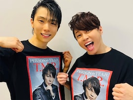 「アカン、良過ぎる……」西川貴教、羽生結弦と“お揃コーデ”！ 着用したのは西川の顔Tシャツ⁉