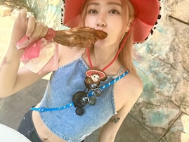 「赤ちゃんを産んだとは思えない」てんちむ、腹出しコーデでディズニーシー満喫する様子に反響！