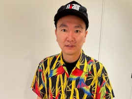 「すでに横顔が激似ベイビー」かまいたち山内、次男の横顔ショットに反響！ 「姿勢の良さかわいい」