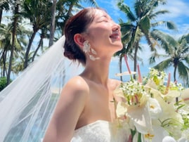 「最強のドレスやん」柏木由紀、ウエディングドレス姿に反響！ 「結婚したい」「隣失礼します」