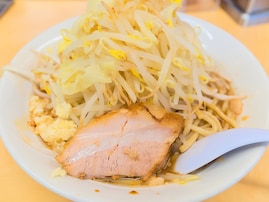 麺がおいしいと思う東京都内の「ラーメン二郎」ランキング！ 2位「池袋東口店」、1位は？