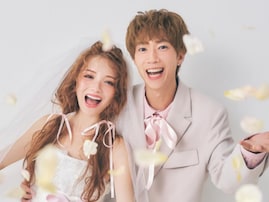 「ドッキリじゃなかった」有名YouTuber、結婚を発表！ 「美男美女すぎる」「見る目がほんとに愛おしそうで尊い」