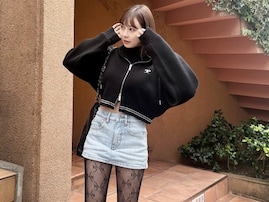 「どんだけ細いんだ？」渡辺美優紀、ほっそり美脚際立つ網タイツコーデに反響！ 「めっちゃ綺麗」