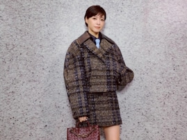 「美脚すぎ」上野樹里、超ミニ丈からレアな美脚を披露！ 「凄くオシャレ」「バランスがとにかく良い」