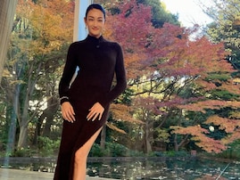 「オーラと色気が凄い…」冨永愛、スリットから美脚を披露！ 「改めて顔ちっっさ！」「本当にお綺麗」
