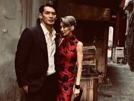 「めっちゃええやん」槙野智章、萬田久子との“香港俳優気取り”ショット！ 「もはや映画のワンシーン」