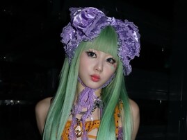 「さすがに天才過ぎ」浅野忠信の妻・中田クルミ、手作りの個性派衣装を公開！ 「めちゃかわいい」