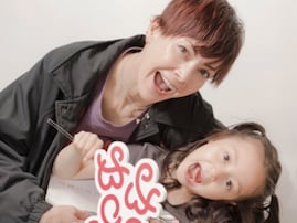 「ママにそっくり」土屋アンナ、次女との顔出しツーショット公開！ 「かわいい写真」「プリンセス」