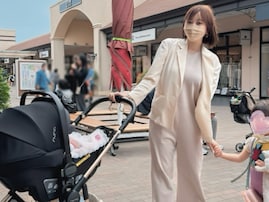 「次女ちゃんベビーカーデビュー」菊地亜美、娘2人家族ショット公開！ 「こあみちゃん成長しましたね」