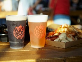 横浜赤レンガ倉庫でビールの祭典「ヨコハマ フリューリングス フェスト」2025年はBBQ、ピクニックも
