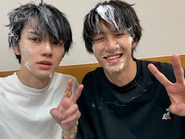 「ちょっと待って何事なん！？」イケメンアイドル、衝撃ツーショットに注目集まる。「どういう状況www」