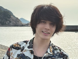 「バチイケでビビった」人気配信者、旅先でのイケメン写真に「これは惚れる」「藤井風すぎる」反響