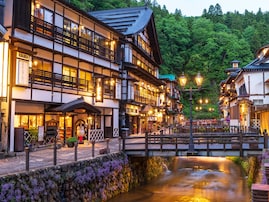 東京から日帰りで行きたい「山形県の温泉地」ランキング！ 2位は「銀山温泉」、1位は？