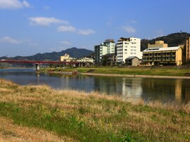 福岡県から日帰りで行きたい「県内の温泉地」ランキング！ 2位は「筑後川温泉」、1位は？