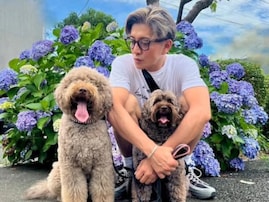 木村拓哉、父の日に愛犬バックハグのスリーショット公開！ 「汗が滲み出る暑さの父の日でしたね！」