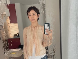 「フランス映画にも出てきそう」石田ゆり子、ばっさりカットの大胆イメチェンショット公開！ 「おしゃれ」