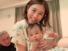 「嫉妬する夫」西野未姫、娘とのおそろい披露も…「凄い形相で睨んでます」「ヤキモチけー可愛い」