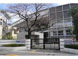 大東亜帝国の中で最もお金持ちなイメージがある大学ランキング！ 2位「東海大学」、1位は？
