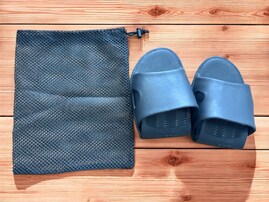 【3COINS】ありそうでなかった！「トラベル折りたたみスリッパ」は旅行好き必見の逸品