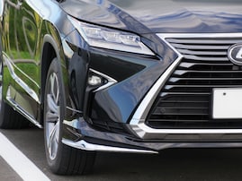 「男性が乗っていたら似合う」と思うレクサスの車ランキング！ 2位「RX」、1位は？