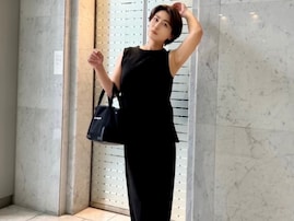 氷川きよし、脇見せポーズで圧巻スタイルを披露！ オールブラックコーデで「ガチャピンに会った」と報告も