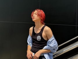 「リアルシャンクス」コムドット・やまと、赤髪×ポンパの新ヘア姿にファン発狂！ 「さすがにほれた」