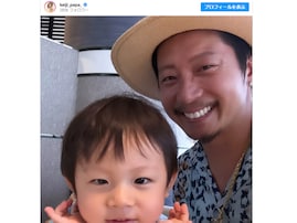 「男前すぎる」黒木啓司、息子2歳の誕生日を祝う親子ショット「すっかりお兄ちゃんに」「大きくなったね」