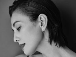 「横顔が美しいと思う40代女性俳優」ランキング！ 2位「米倉涼子」を僅差で抑えた1位は？