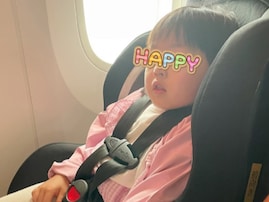 柳原可奈子、脳性まひの長女の飛行機デビューショット公開「シートがサイズアウト成長を感じますね」