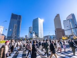 「自国は衰退している」と感じる人が多い国ランキング！ 1位は「フランス」、日本は何位？