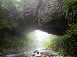 夏に行きたい「広島県の避暑観光地」ランキング！ 2位「帝釈峡」を抑えた1位は？