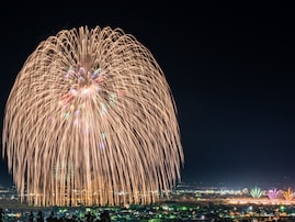 スケールが桁違いな「中部の花火大会」ランキング！ 堂々の1位「長岡まつり大花火大会」に続く2位は？