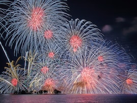 スケールが桁違いな「中国・四国の花火大会」ランキング！ 2位「松江水郷祭 湖上花火大会」、1位は？